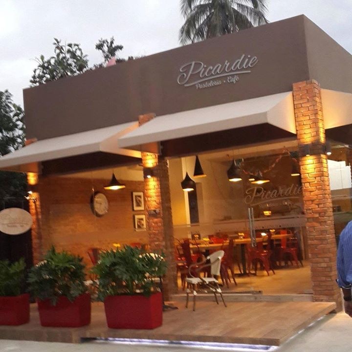 Picardie Pastelería. Cafe